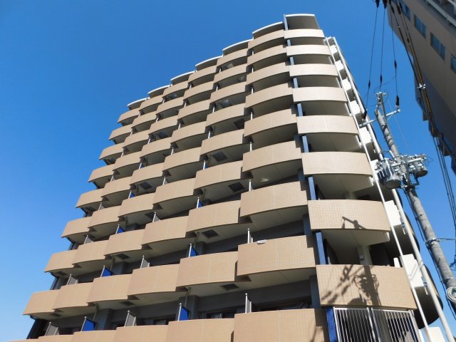 プレサンス江坂ベルフィーヌ