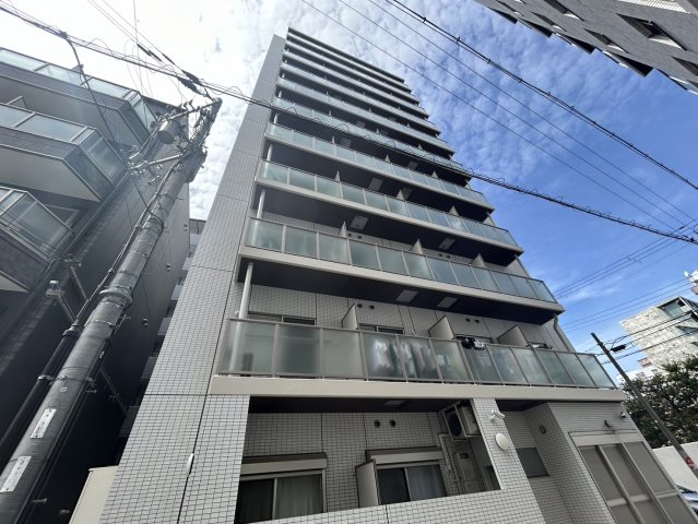 THE RESIDENCE S