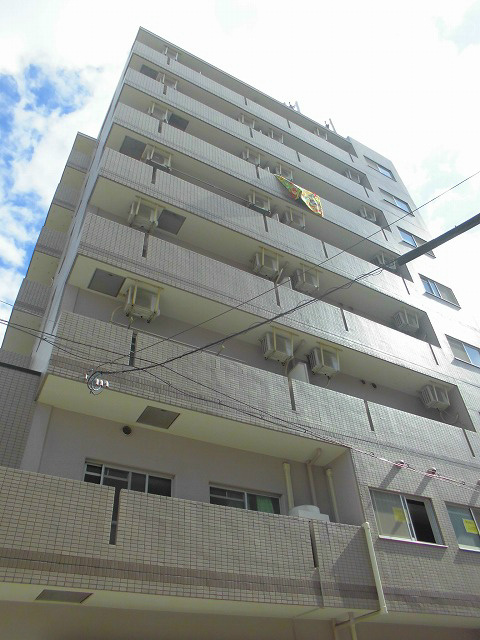 区商協ビルの外観