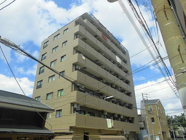 アーバンパレス九条の外観