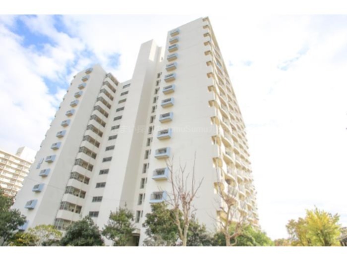 UR南港しらなみ32号棟の外観