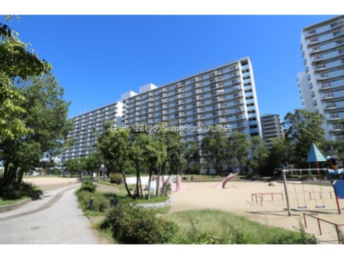 UR南港しらなみ31号棟の外観