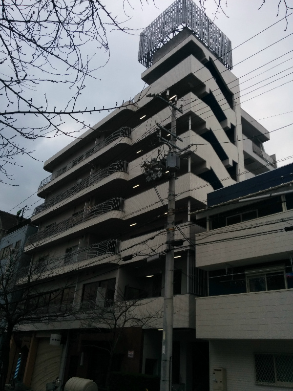 メゾン磯路の外観