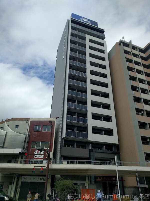 レオンコンフォート九条ガレリアの外観