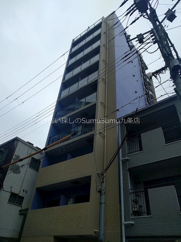 HR・FRONT・REGALドームウエストの外観