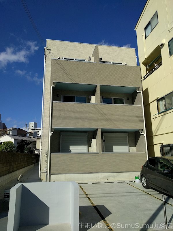 オーサムハウス三先の外観