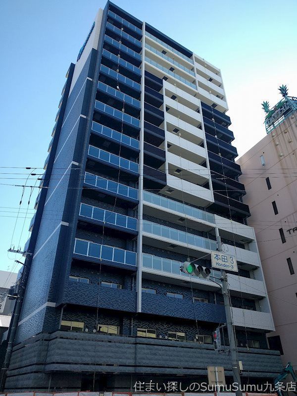 プレサンスOSAKA DOMECITYクロスティの外観