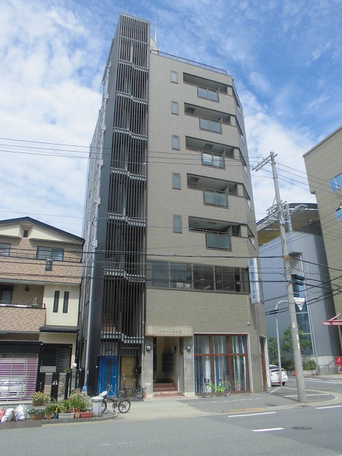 サンパレス弁天の外観