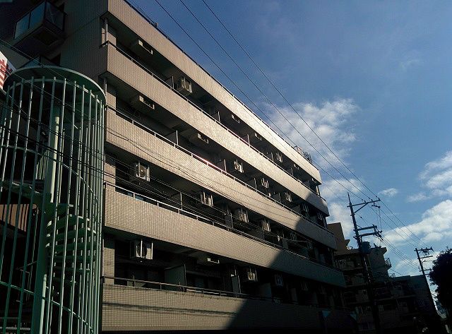 リーガル弁天町の外観