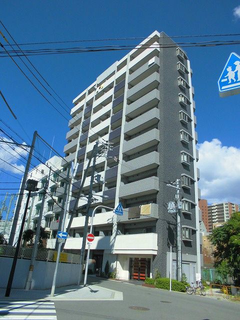 アスリート本町リバーウエストの外観