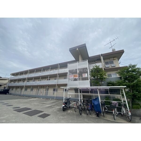 加古川市平岡町一色東１丁目の賃貸マンションの外観