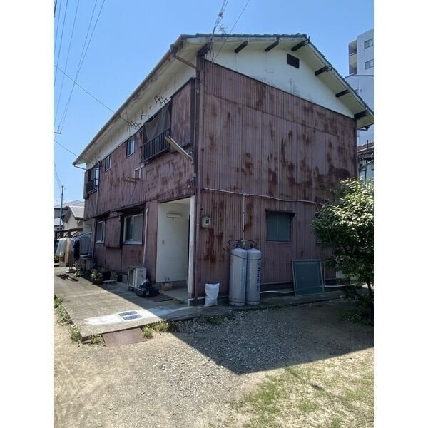 粟津貸家の外観