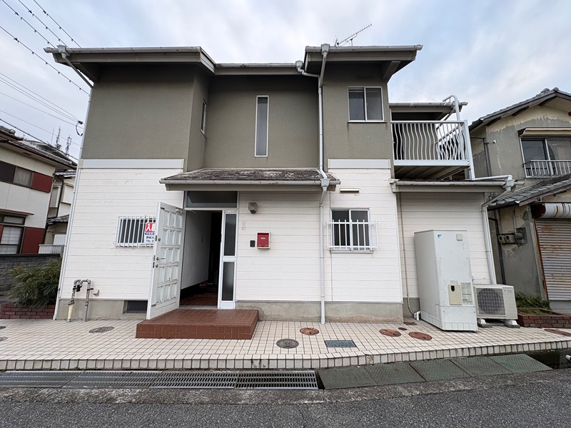 賃貸一戸建　2世帯住宅の外観