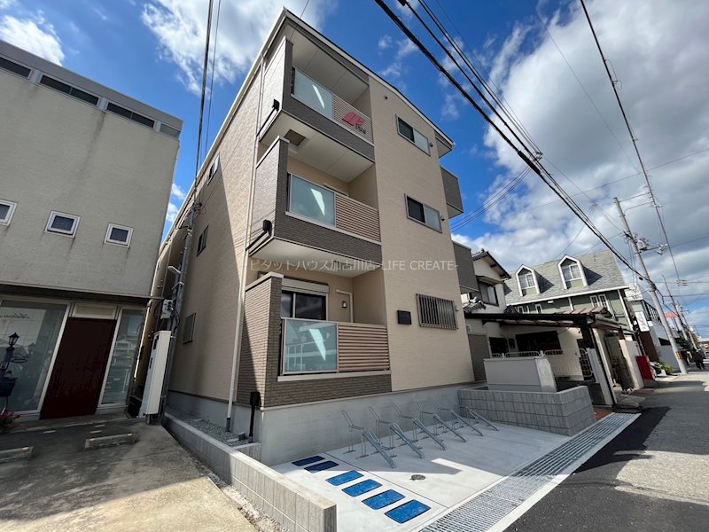 加古川市平岡町新在家３丁目の賃貸アパートの外観