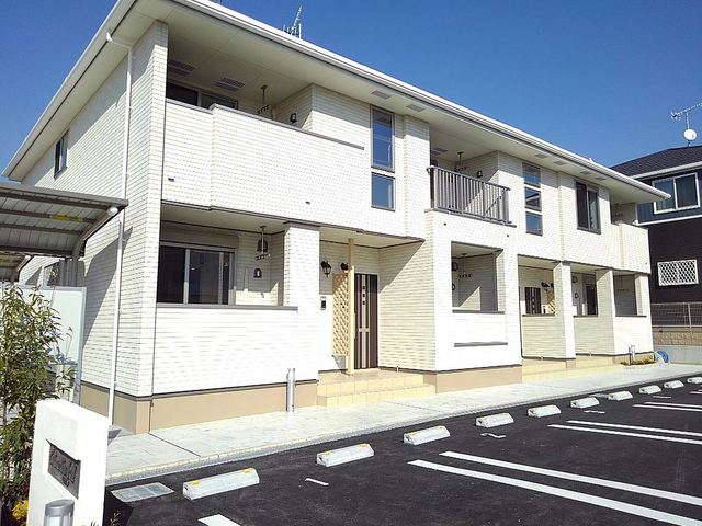 エヴィメリアIIの外観