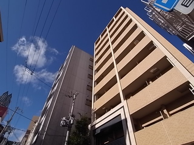 スワンズコート新神戸の外観