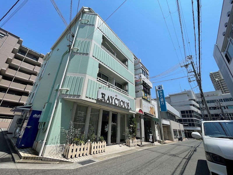 ブロスコート住吉の外観