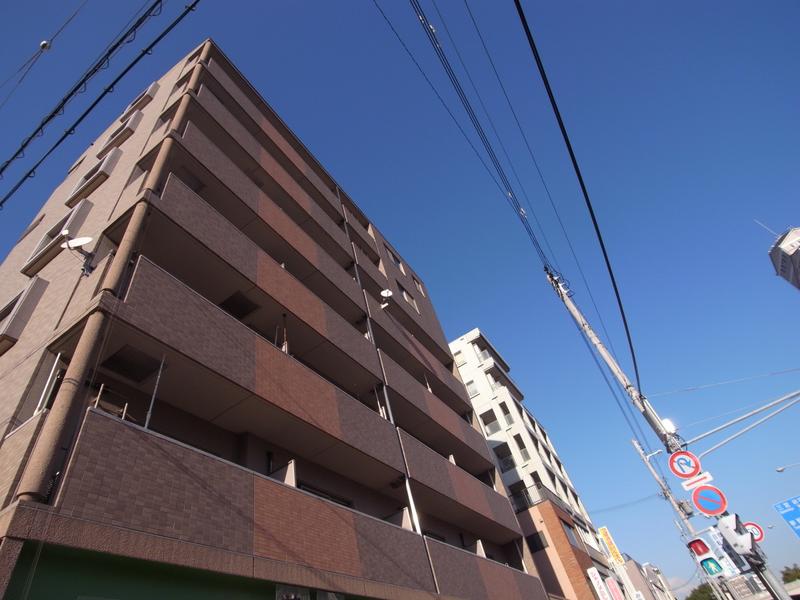 アスティオス湊川の外観