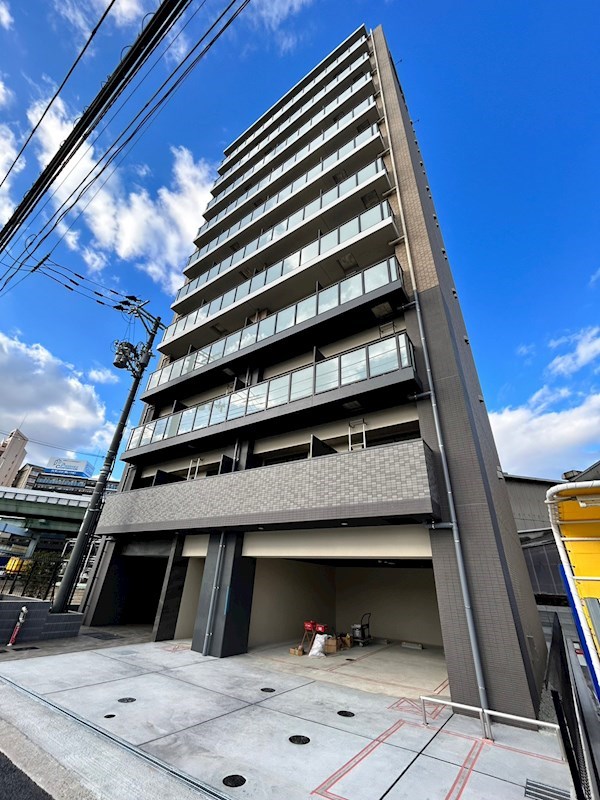 ＬＩＶＩＡＺ　ＫＯＢＥ　ＣＲＥＳＴの外観