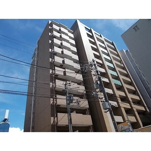 プレサンス新大阪の外観