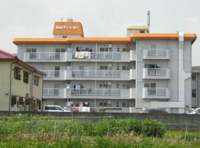 日山マンションの外観