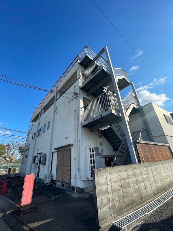 ハイツ中村の外観