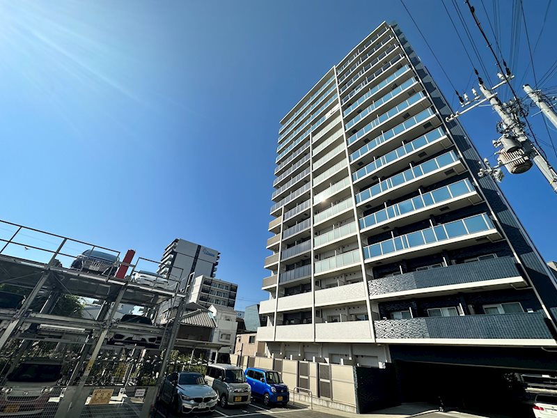 プレサンスTHE神戸の外観
