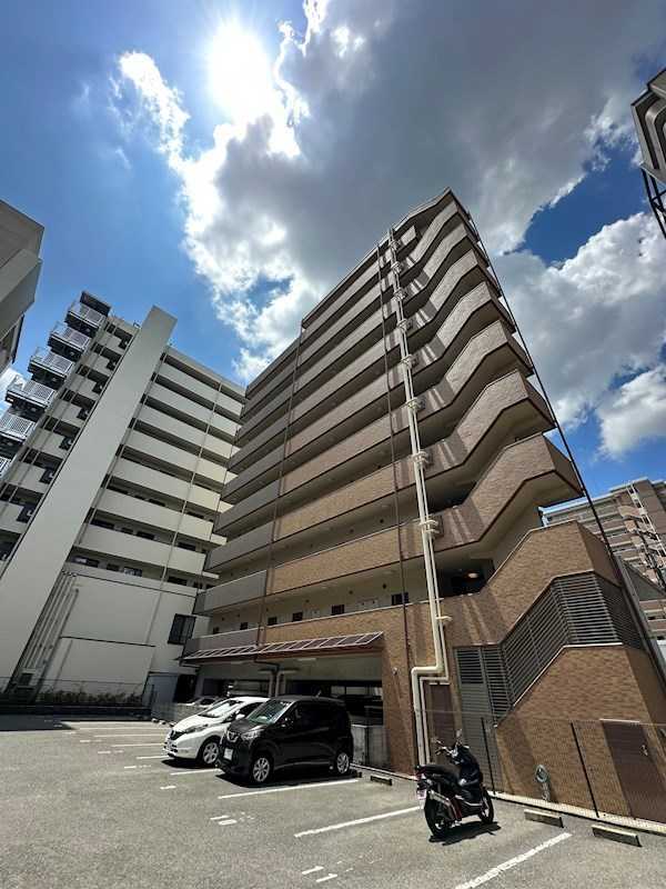 ルーエ江坂の外観