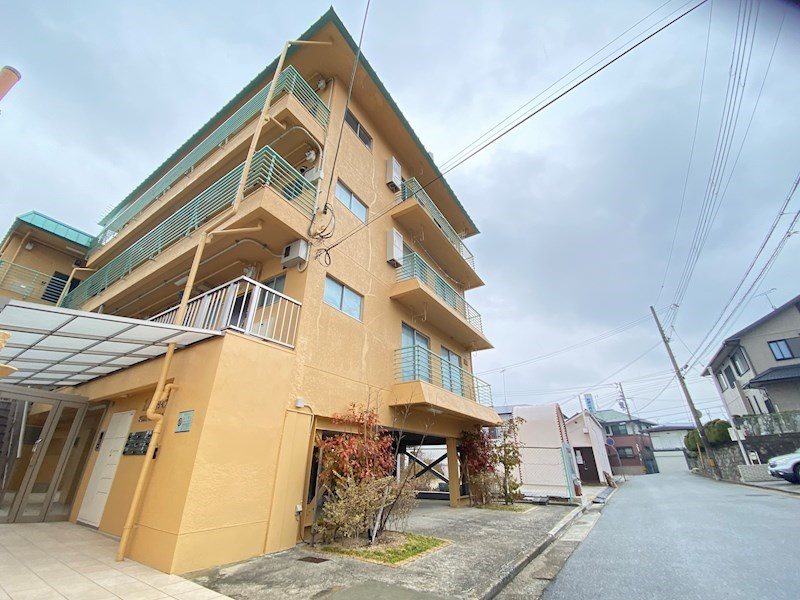 ラムール鈴蘭台南の外観