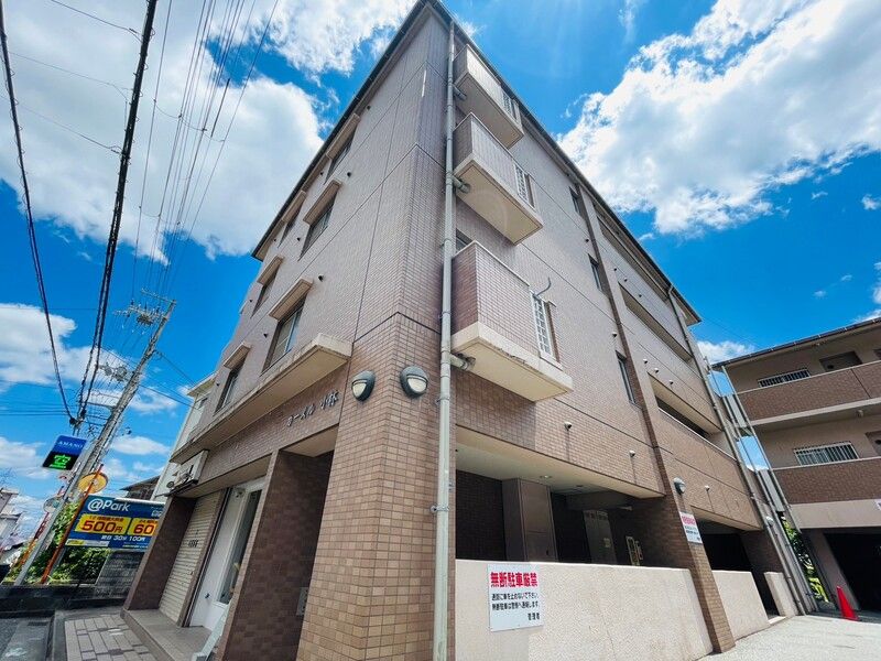 宝塚市中野町の賃貸マンションの外観 宝塚市中野町の賃貸マンションの外観