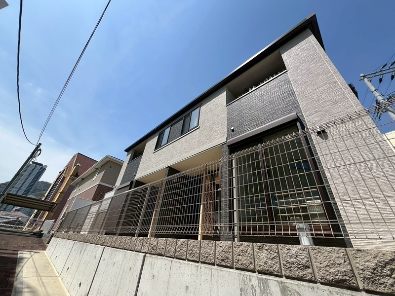 神戸市中央区熊内町１丁目の賃貸アパートの外観
