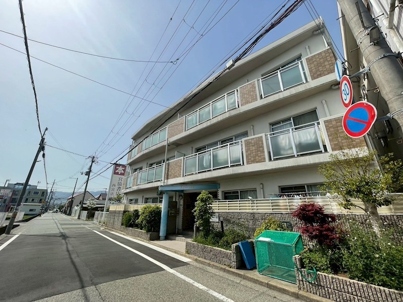 西宮市伏原町の賃貸マンションの外観