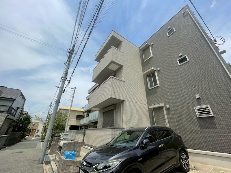 西宮市甲子園町の賃貸アパートの外観