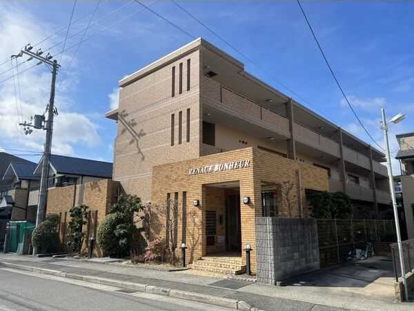 西宮市日野町の賃貸マンションの外観