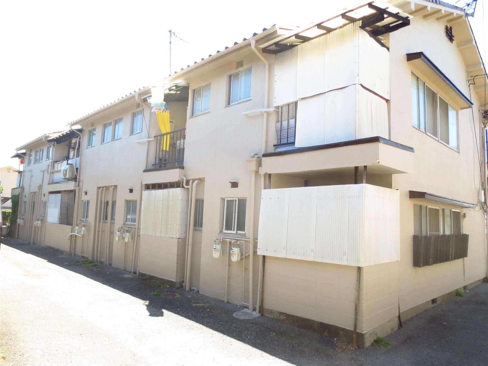 八代ハイツの外観