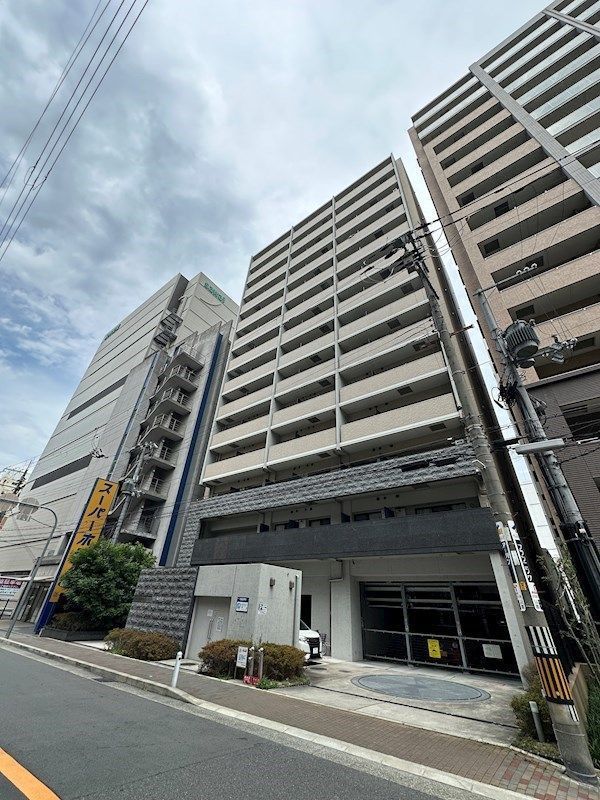 S-RESIDENCE江坂の外観