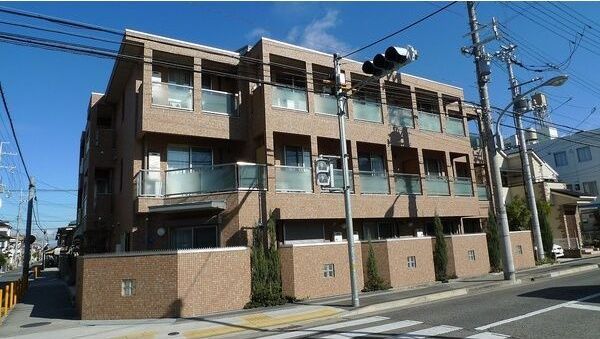 ベルファーム甲子園の外観