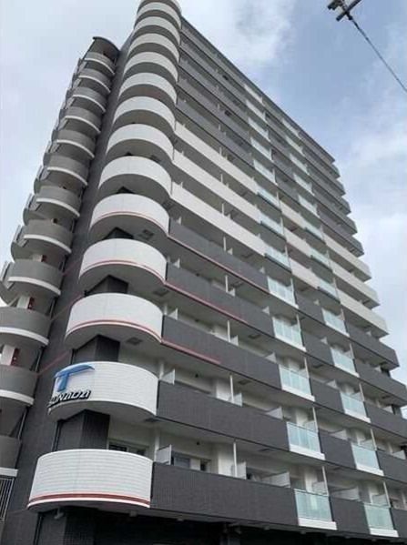 セレニテ新大阪プリエの外観