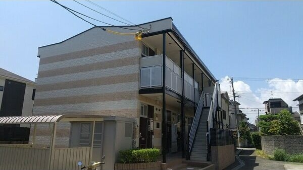 レオパレスアエデース　サクラの外観