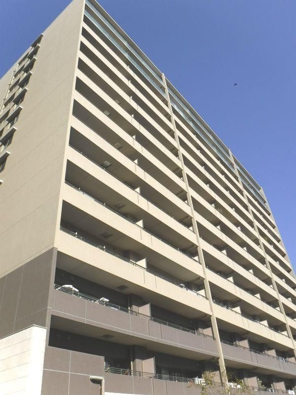 ジオ千里桃山台１番館の外観