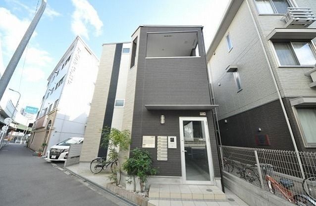 IMPERIAL　RESIDENCE塚本の外観