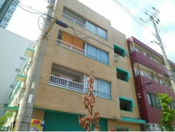 エバーグリーン新大阪の外観