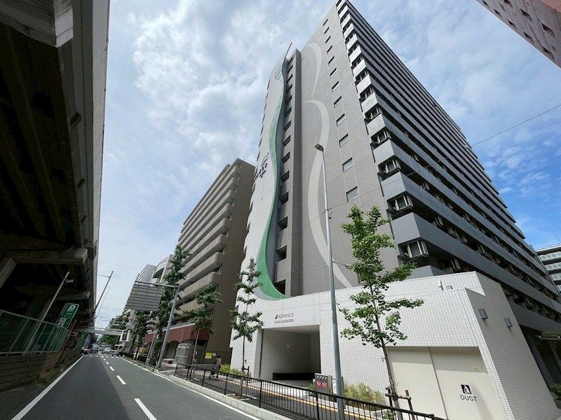 アドバンス江坂ラシュレの外観