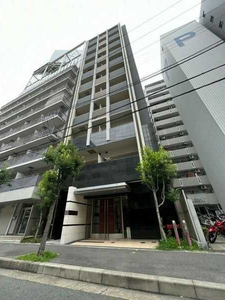 プレミアムステージ新大阪駅前の外観