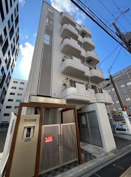 プレリエ江坂の外観