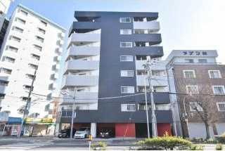 アウラ新大阪の外観