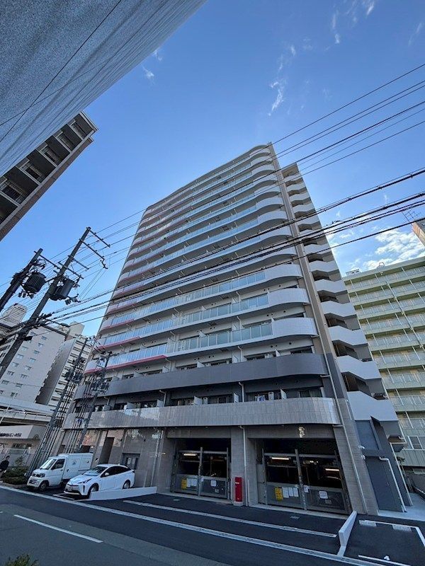 セレニテ江坂グランデの外観