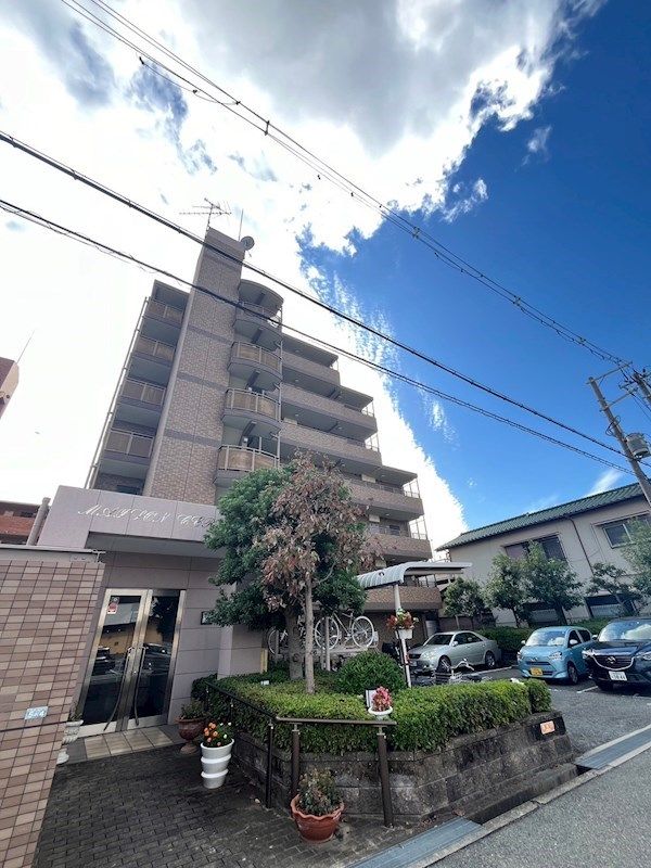 MAISON CERCLEの外観