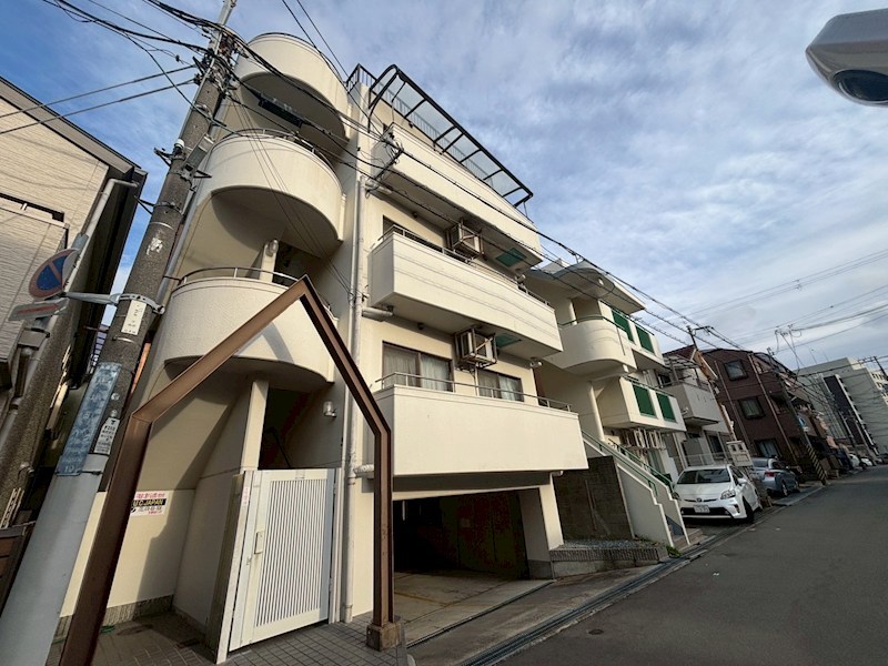 ハイツ輝の外観