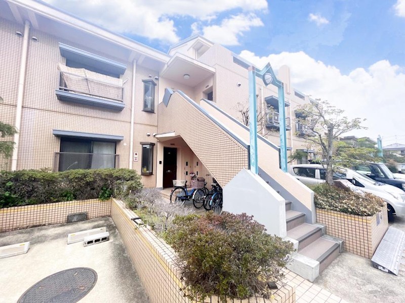 ラポール新伊丹の外観